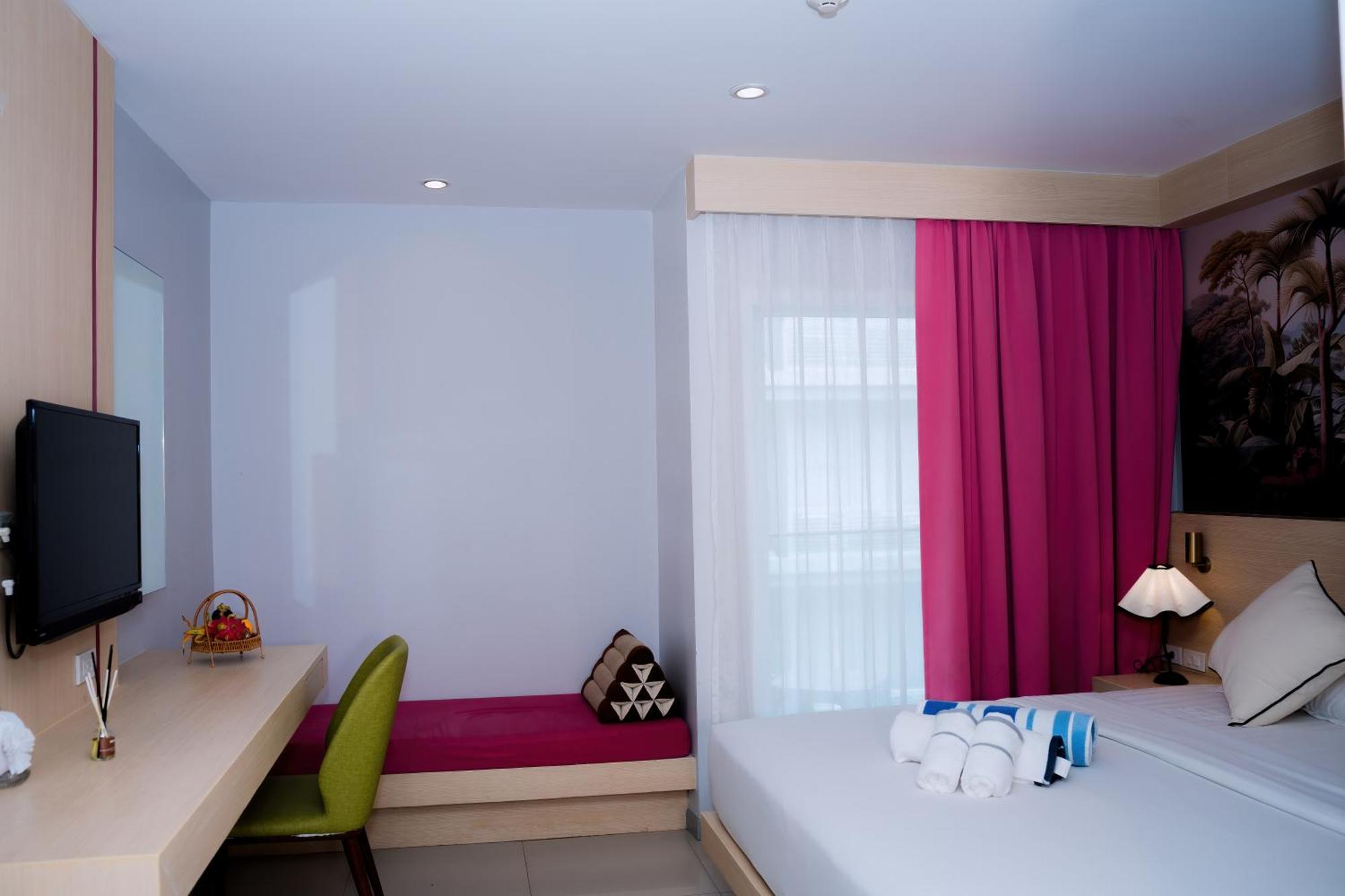 Sun Sea Sand Patong Phòng bức ảnh